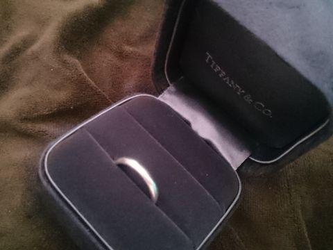 【ティファニー(Tiffany & Co.)の口コミ】 ダイヤモンド等がついていないシンプルな結婚指輪が欲しく、まずは定番のT…
