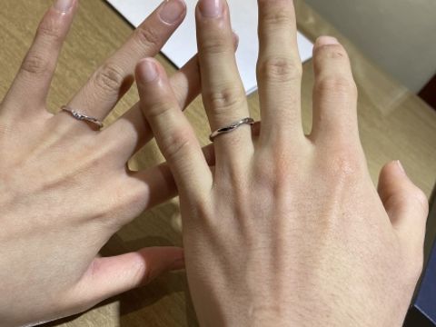 【TOWA(永遠)の口コミ】 デザインはv字が映えていて、女性であれば指が綺麗に見えたり、細く見えた…