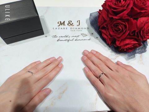 【ラザール ダイヤモンド(LAZARE DIAMOND)の口コミ】 ダイヤモンドがとにかく綺麗。横から見るとキラキラしているので、机の上…