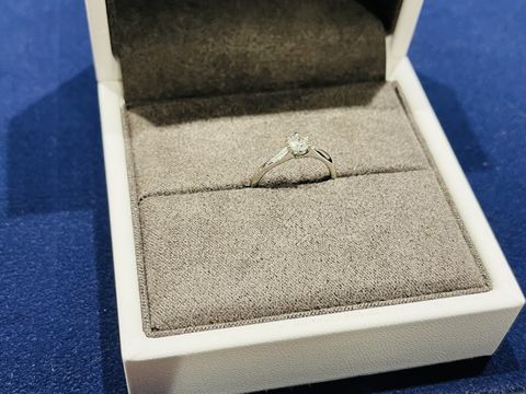 【ENUOVE(イノーヴェ)の口コミ】 シンプルながらも上品な輝きがある。何十年後も使い続けたいデザインにな…