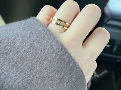【ブルガリ(BVLGARI)の口コミ】 指輪は、BVLGARIの指輪で、オリジナル性に溢れた、かっこいい指輪です。2…