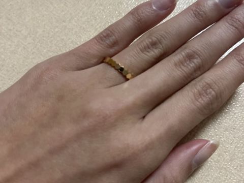 【ショーメ(CHAUMET)の口コミ】 個性的なデザインだけど、すっと指に馴染みます。
蜂をモチーフにするとい…