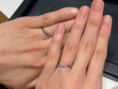 【アイプリモ(I-PRIMO)の口コミ】 内側が丸くなっているため、つけ外しが滑らかでした。
ダイヤモンドは3石…