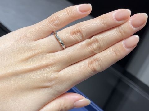 【銀座ダイヤモンドシライシの口コミ】 中央にダイヤモンドが集まっていて
ぎっしり感がゴージャスに感じます。
…