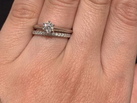 【STAR JEWELRY(スタージュエリー)の口コミ】 エタニティリングを結婚指輪、一粒ダイヤのリングを婚約指輪に見立てまし…