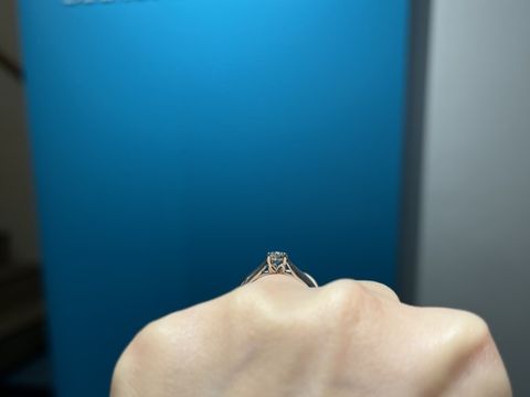 【銀座ダイヤモンドシライシの口コミ】 横からのデザインがとにかく可愛いです！

淡路結びをイメージしたデザイ…