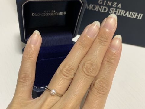 【銀座ダイヤモンドシライシの口コミ】 シンプルなデザインな指輪が欲しかったので、初めてこの指輪を見たときに…