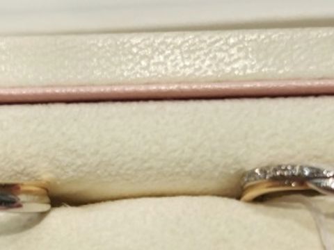 【ジュエリーKANDAの口コミ】 クロスの形が綺麗な指輪です。
ゴールドで、華やかなデザインでした。
は…