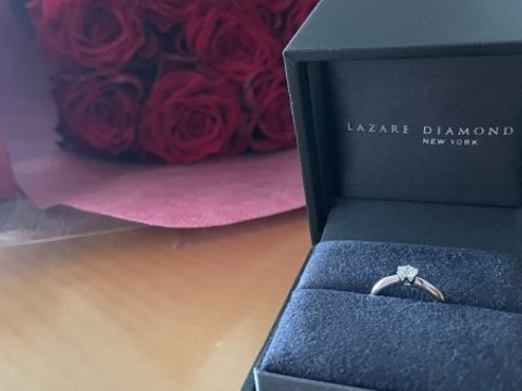 【ラザール ダイヤモンド(LAZARE DIAMOND)の口コミ】 もともと指が細く、手が小さかったため、太い指輪は相性が合わなかったで…