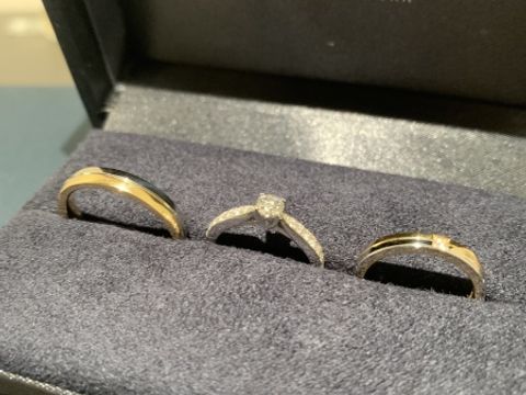 【ラザール ダイヤモンド(LAZARE DIAMOND)の口コミ】 プラチナとゴールドの組み合わさった指輪で、毎日つけていても飽きず、あ…