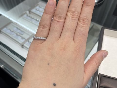 【アイプリモ(I-PRIMO)の口コミ】 レール留エタニティです。引っ掛かりが少ないので、結婚指輪にしたとして…