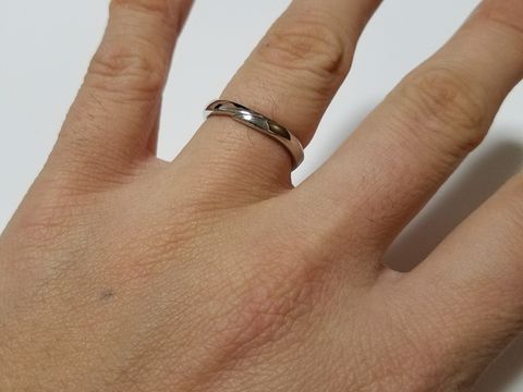【JEWELRY  KAMATA(ジュエリーかまた)の口コミ】 自分が結婚指輪を選ぶポイントとしては、仕事中でもプライベートでも身に…