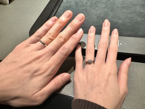 【ヴァン クリーフ＆アーペル(Van Cleef & Arpels)の口コミ】 プラチナでシンプルなデザインです。オーソドックスですが他のブランドと…