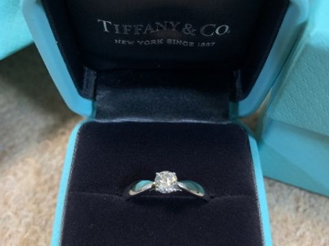 【ティファニー(Tiffany & Co.)の口コミ】 ダイヤモンドの煌めきがお気に入りです。見る方向、光の当たり方によって…