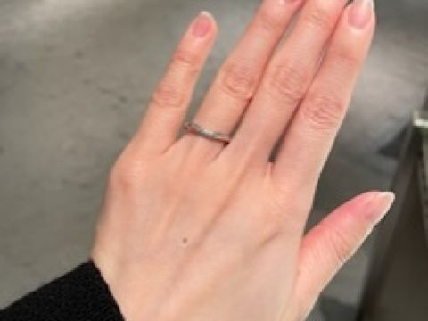 【ティファニー(Tiffany & Co.)の口コミ】 写真のようなU字、ウェーブしたデザインな指輪を他のブランドでも見ていた…