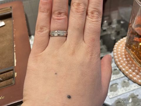 【アンジェリックフォセッテ(Angelique Fossette)の口コミ】 幅広のデザインで結婚指輪を探しており、広告で見つけたため来店しました…