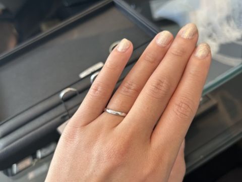 【エクセルコダイヤモンド(EXELCO DIAMOND)の口コミ】 v字ライン、プラチナの指輪の中でも価格は安価でその場で購入をしたいほど…