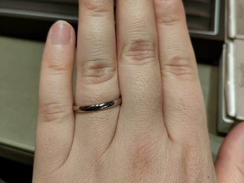【アイプリモ(I-PRIMO)の口コミ】 水かきが深い方でも似合う指輪です。着け心地も最初は違和感ありますが、…