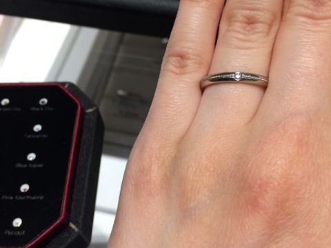 【銀座ダイヤモンドシライシの口コミ】 初めて指輪を見に行きましたが、色々なデザインを見せていただき、こちら…