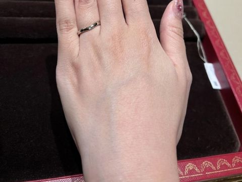 【カルティエ(Cartier)の口コミ】 バレリーナカーブは、絶妙なラインを保っており、着用すると指が細く長く…