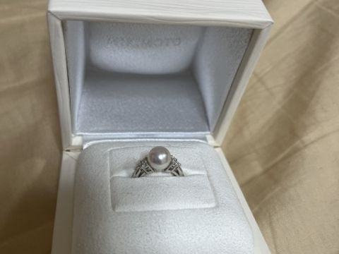 【MIKIMOTO(ミキモト)の口コミ】 何よりも、真珠がミキモトらしい。
真珠の両サイドにダイヤもついているの…