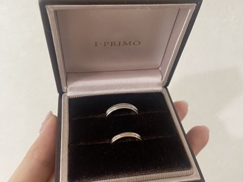 【アイプリモ(I-PRIMO)の口コミ】 当初はシンプルな指輪を希望していましたが、上下のミル打ちがさりげなく…