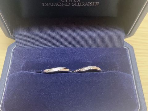 【銀座ダイヤモンドシライシの口コミ】 ブライトボヤージュの婚約指輪を先に購入していたためセットで使えること…