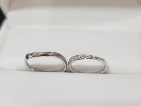 【festaria bijou SOPHIA(フェスタリア ビジュソフィア)の口コミ】 お店のショーケースで、目をひいたデザインでした。
シンプルですが、永く…