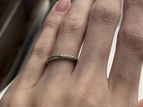 【ティファニー(Tiffany & Co.)の口コミ】 一見シンプルな3粒ダイヤのデザインのですが、シンプルな中にも一粒一粒の…