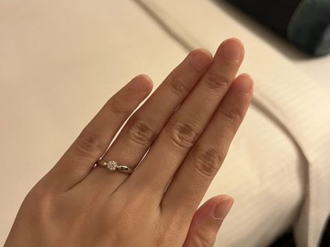 【ティファニー(Tiffany & Co.)の口コミ】 爪部分が突出しておらず、普段つけていてもひっかかることがほとんどない…