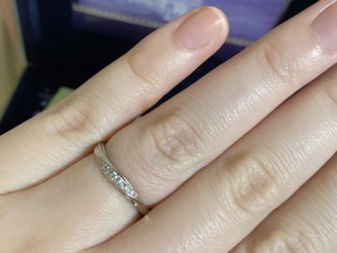 【Disney Cinderella(ディズニー シンデレラ)の口コミ】 シンデレラミッドナイト・マジックの婚約指輪・結婚指輪を購入しました。…