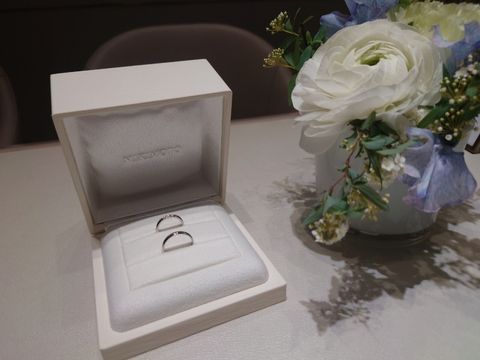 【MIKIMOTO(ミキモト)の口コミ】 とにかくつけ心地が滑らかです。肌に馴染む感覚がお気に入りで、最初につ…