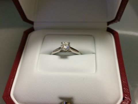 【カルティエ(Cartier)の口コミ】 夫に選んできめてもらったので、決め手はわかりません。夫は中途半端なブ…