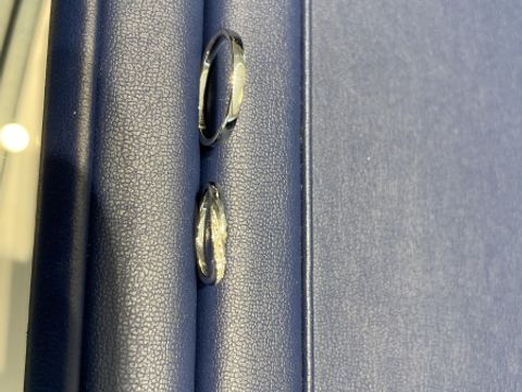 【銀座ダイヤモンドシライシの口コミ】 結婚指輪を探していたのですがとても種類が多くたくさんの中から納得のい…