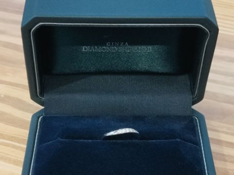 【銀座ダイヤモンドシライシの口コミ】 重ね付けして使えるものを探していました！
同じウーノシリーズで婚約指輪…