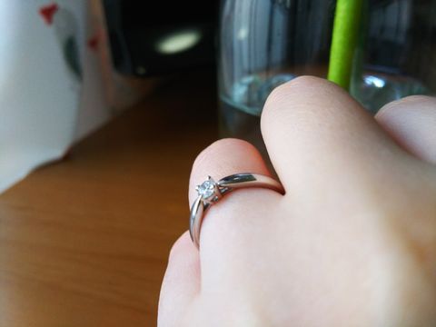 【ティファニー(Tiffany & Co.)の口コミ】 オーソドックスな形でありながら、立て爪のタイプではないところが、日常…