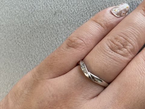 【ラザール ダイヤモンド(LAZARE DIAMOND)の口コミ】 つけていても違和感がない
太差が細すぎず太すぎず、私の太くて短い指もキ…