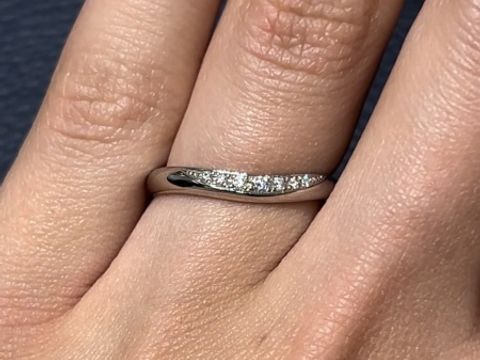 【ROYAL ASSCHER(ロイヤル・アッシャー)の口コミ】 Uラインという他にないデザインで、柔らかい印象があり素敵だと思いました…