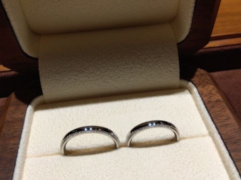 【TANZO.(鍛造指輪)の口コミ】 鍛造製法の丈夫な指輪だそうで、適度な厚みがあり、金属の表面も滑らかで…