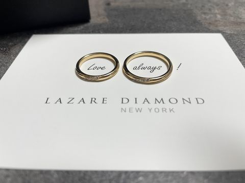 【ラザール ダイヤモンド(LAZARE DIAMOND)の口コミ】 ゴールドの指輪を探していて、ゴールドだとダイヤの輝きが少なく見えてし…