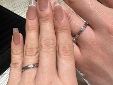 【TRECENTI(トレセンテ)の口コミ】 シンプルな1つダイヤか3つダイヤくらいのデザインで探していた為、こちら…