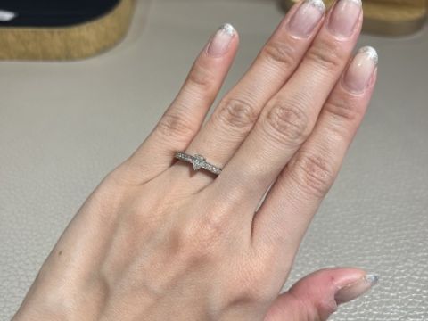 【ショーメ(CHAUMET)の口コミ】 普段使い出来そうな派手すぎないデザイン、アーム部分がエタニティタイプ…