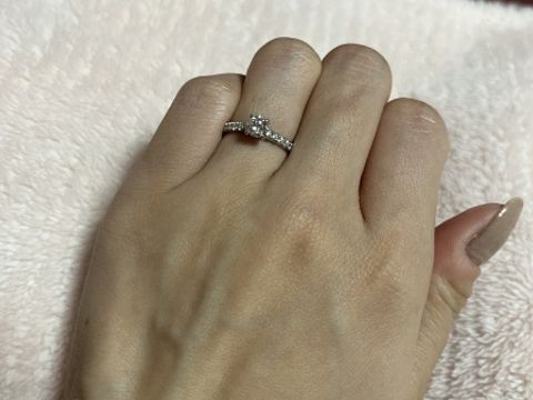 【カルティエ(Cartier)の口コミ】 エタンセルドゥカルティエが第一候補でしたが、店員さんの提案でこちらを…