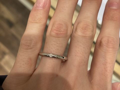 【STAR JEWELRY(スタージュエリー)の口コミ】 シンプルで引っ掛かりなどの無いデザインのため普段使いしやすそうだと思…