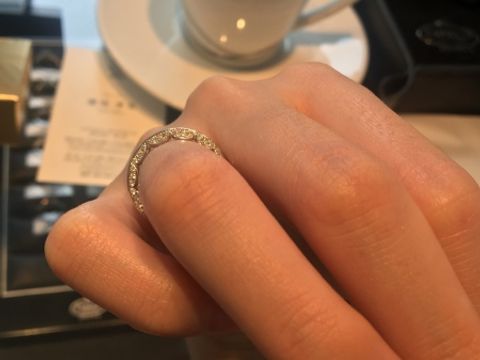 【エクセルコダイヤモンド(EXELCO DIAMOND)の口コミ】 デザインが気に入りました。
また、ローズコンパスという名前も素敵です。…