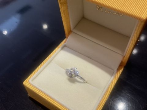 【ケイウノ ブライダル(K.UNO BRIDAL)の口コミ】 そもそも最初は婚約指輪が必要かどうかも迷っていましたが、母から受け継…