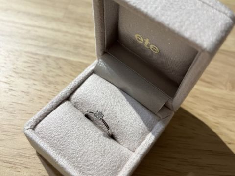 【ete(エテ)の口コミ】 普段のお出かけ時でも付けられる丁度いいダイヤの大きさで、ふと手を見た…