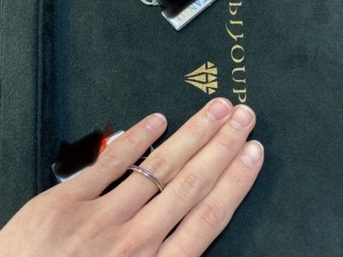 【TITANIO(ティタニオ)の口コミ】 チタンの素材でできてて金属アレルギーの人もつけやすい
ということと、
…