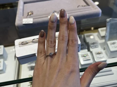 【ジュエリークラフトYAMAJIの口コミ】 既にペアリングとしてウェーブタイプの指輪をお揃いで持っていたので、結…