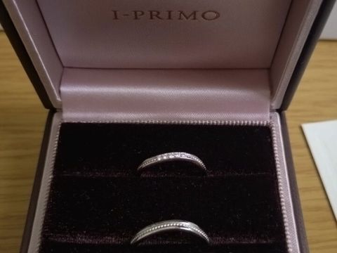 【アイプリモ(I-PRIMO)の口コミ】 指輪のデザインはウェーブ付きで、柄がついたものにしました。比較的細い…